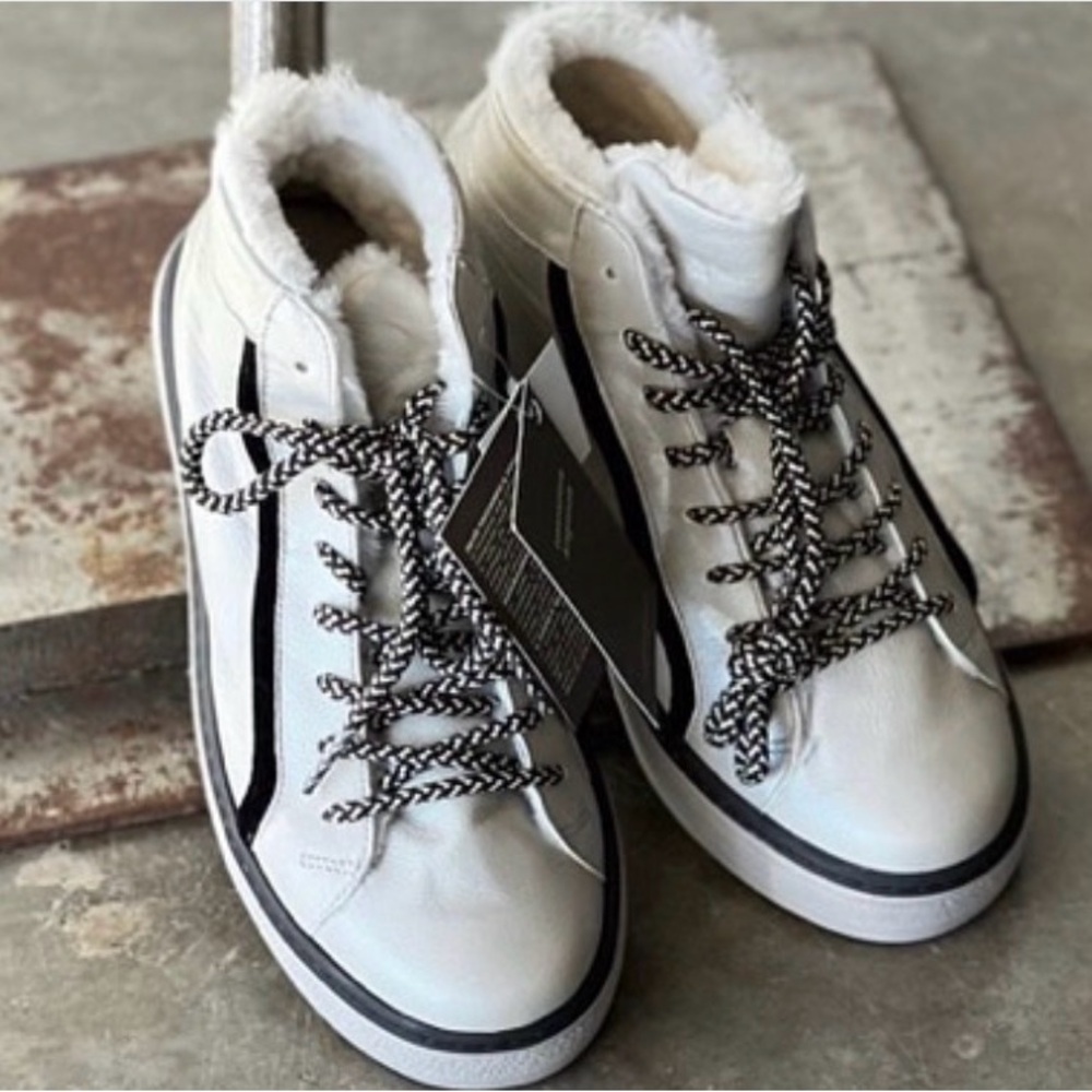 Like-New Women’s Silver Sneaker-Boots with Shearling Lining
